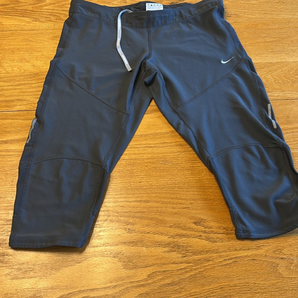 Women’s Nike Dark Gray Performance Capris